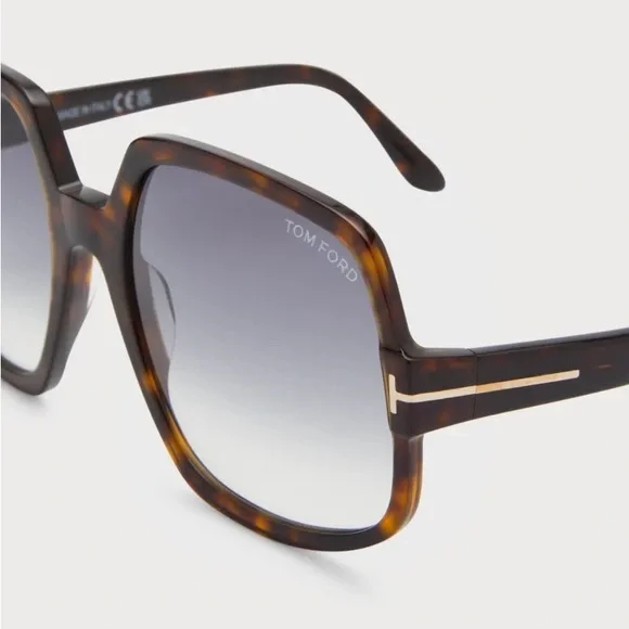 Tom Ford Dark Havana Delphine-02 Sunglasses TF992 display picture 2
